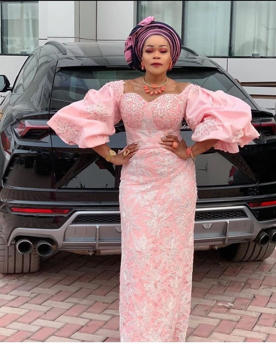 Slay In These Stunning Aso Ebi Style 2023 - isishweshwe