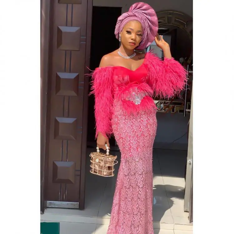 Fascinating Lace Gown Styles For Nigerian Wedding 2023