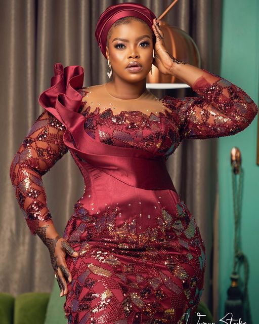 2024 Latest Elegant and Fascinating Lace Asoebi Styles - isishweshwe