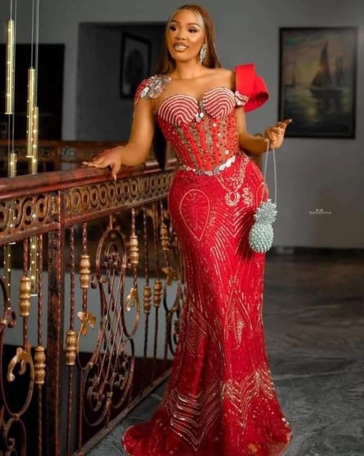 Latest Trending Lace Asoebi Styles for Fashion Ladies - isishweshwe